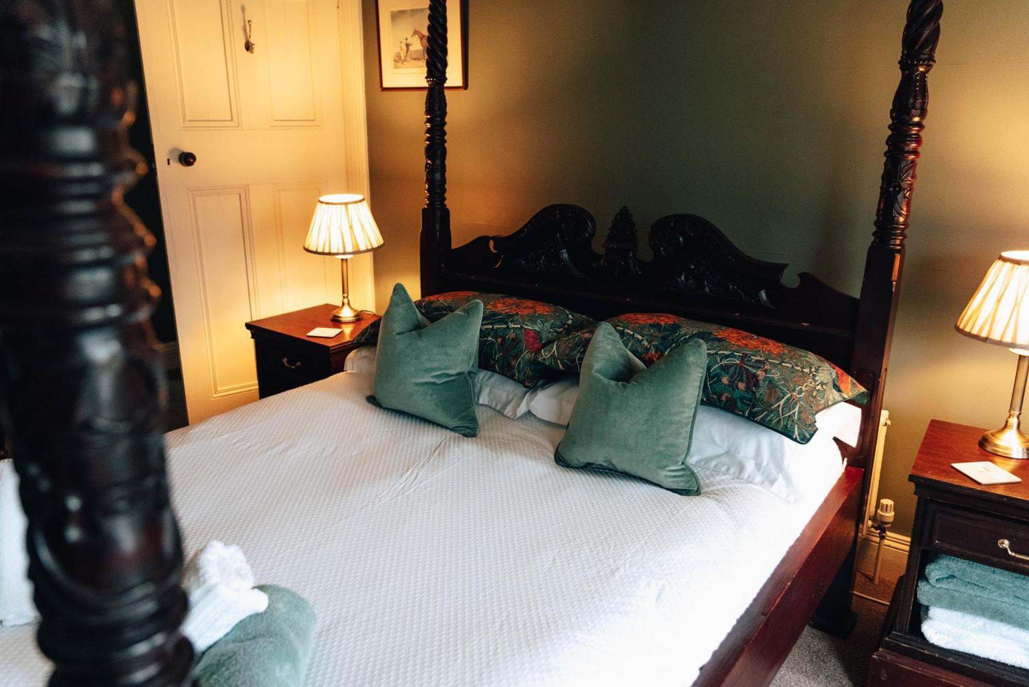 Luxury Accommodation In County Antrim With Riverside Hot Tub Kells Dış mekan fotoğraf