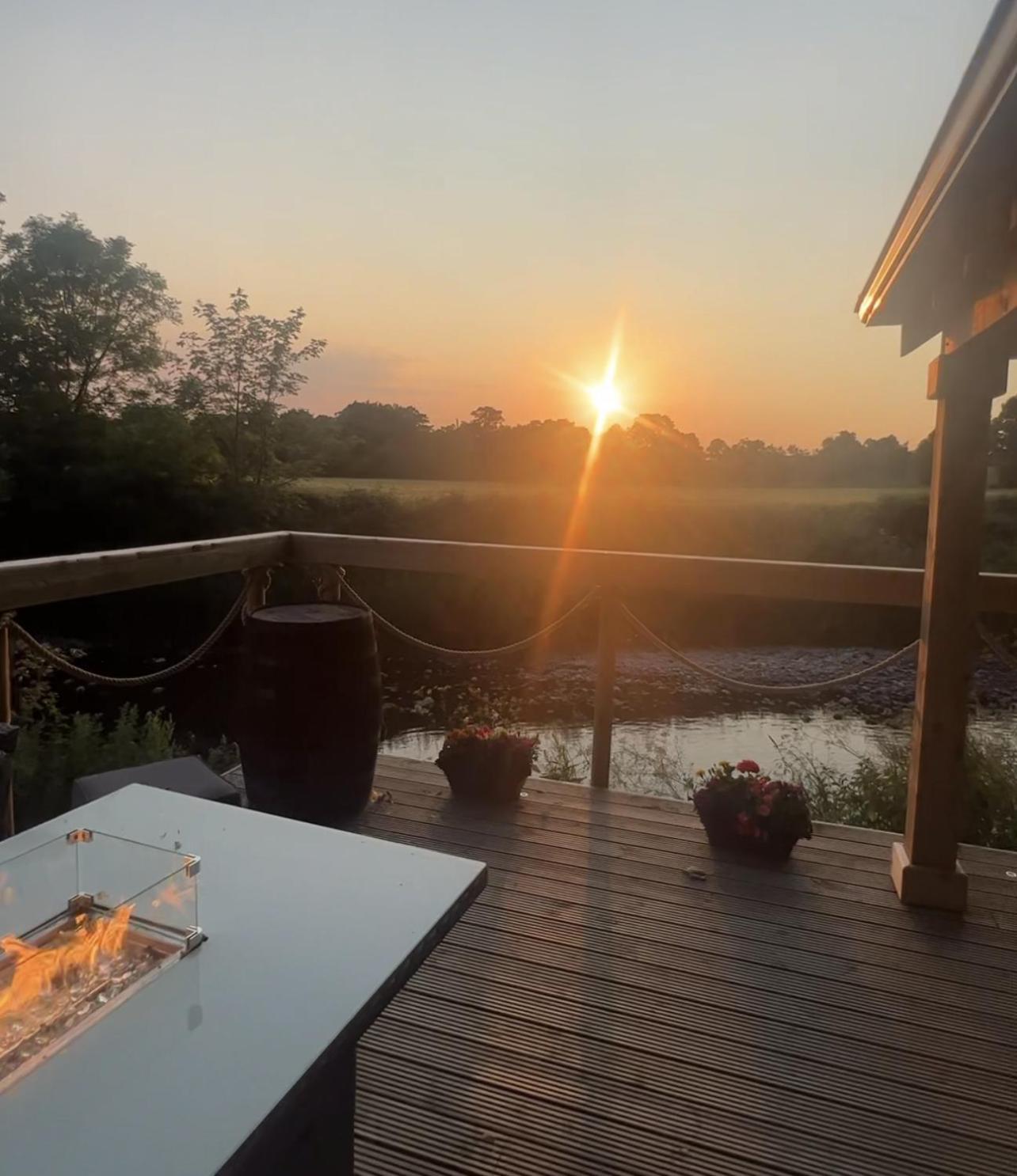 Luxury Accommodation In County Antrim With Riverside Hot Tub Kells Dış mekan fotoğraf