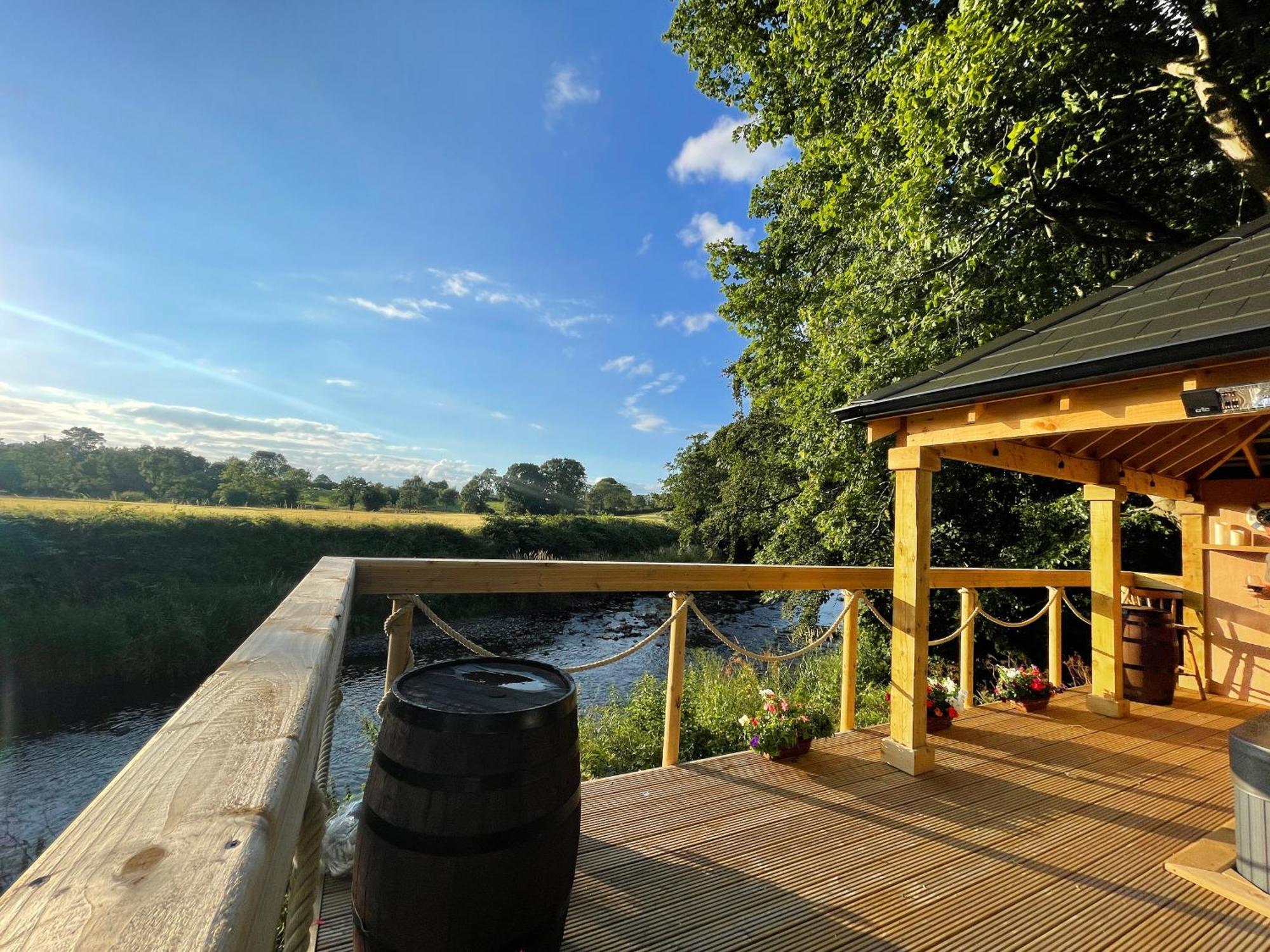 Luxury Accommodation In County Antrim With Riverside Hot Tub Kells Dış mekan fotoğraf